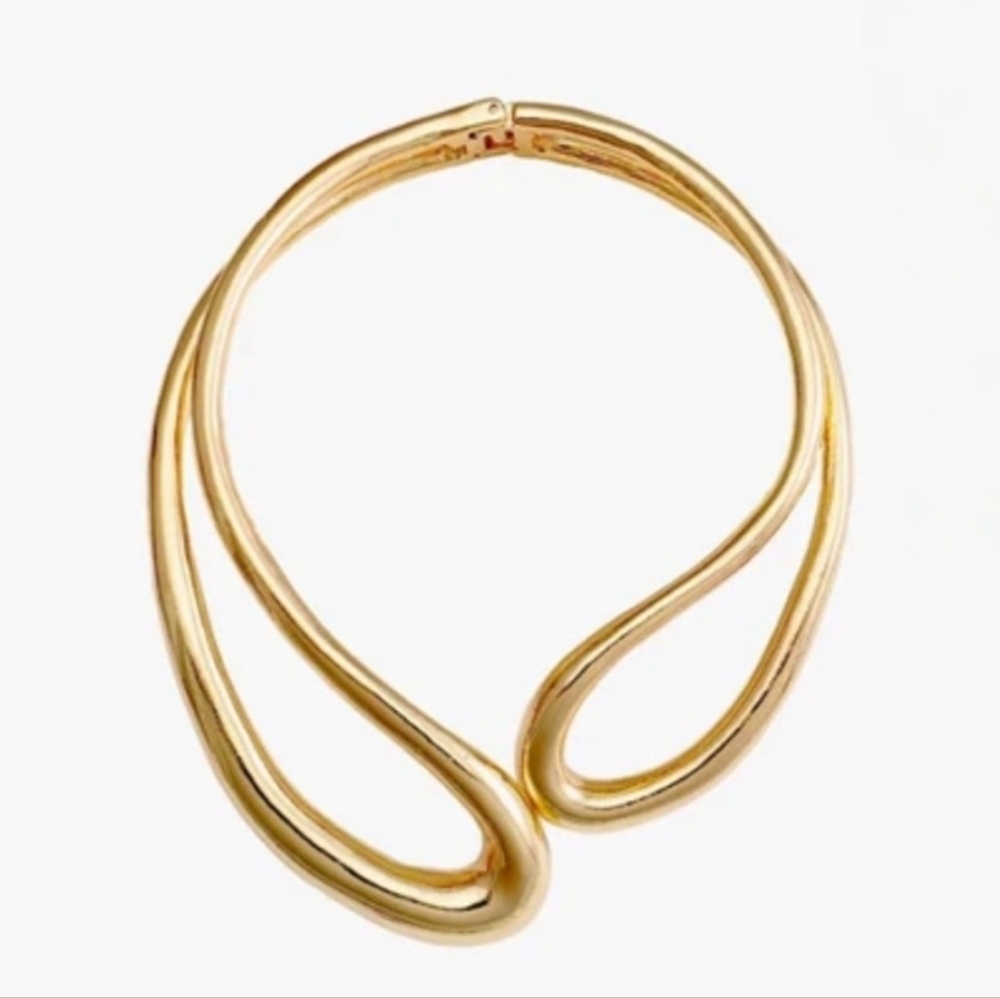 Natasha Beautiful Gold Tone Cut Out Asymmetrical Hinge Necklace
